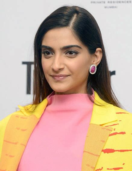 sonam kapoor ki sex|Indian Actress Sonam Kapoor Porn Videos